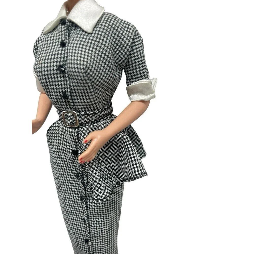 Vintage I Love Lucy Barbie TV Commercial Lucille Ball 17645 Collector 1996 Doll